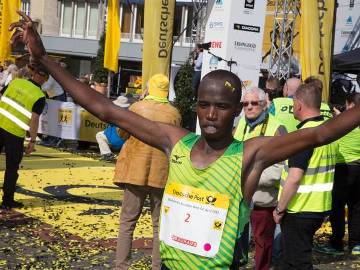 02042017_BN_Post_Marathon_Johannes_Weber%20(437%20von%20443)_mod.jpg